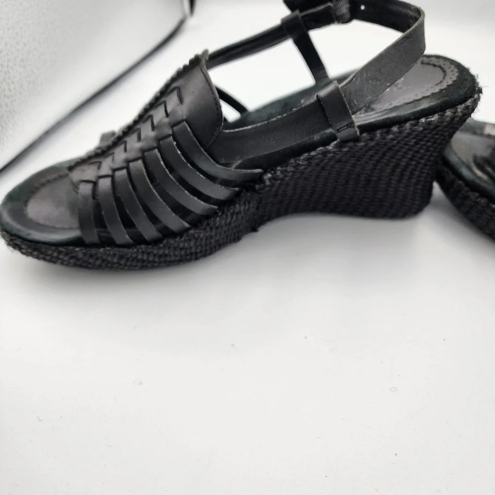 Bass Black Leather Strappy Wedge Sandal Size‎ 7M Hook & Loop Slightly Used